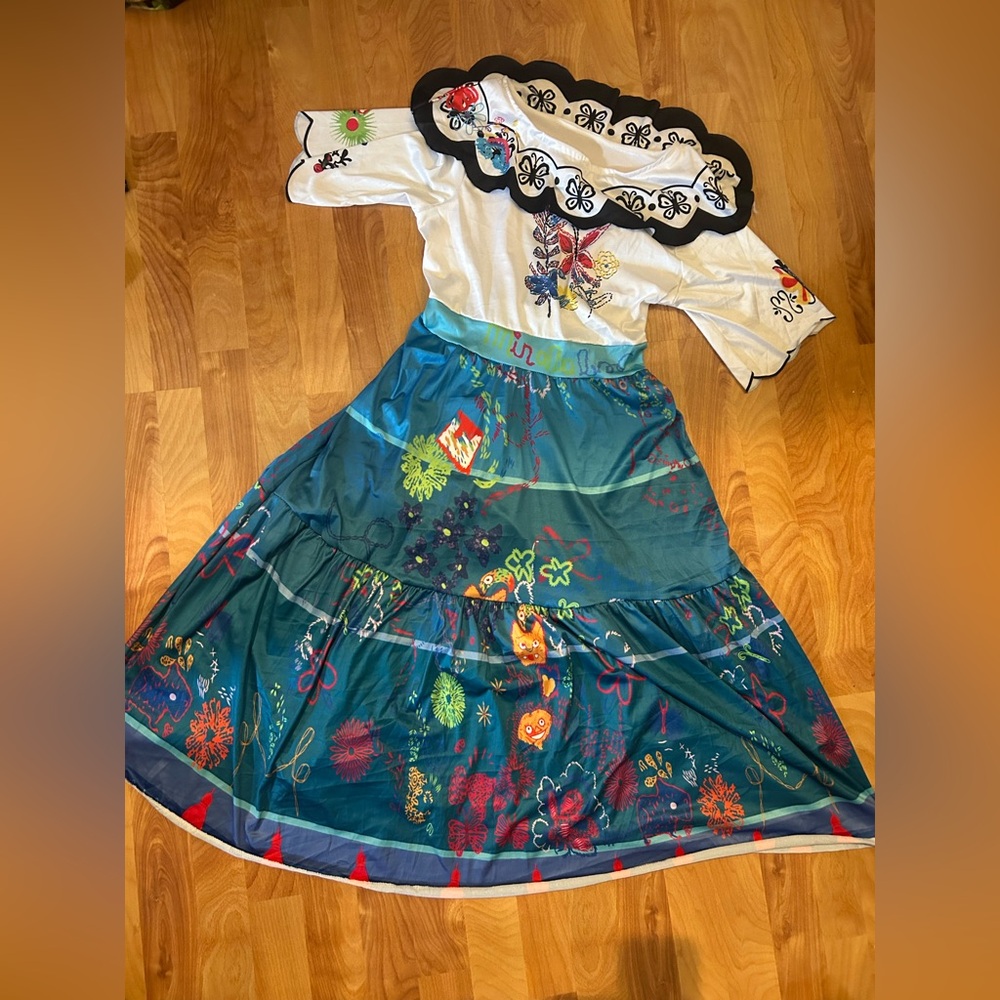 Women’s Encanto Mirabel Dress/Costume and purse